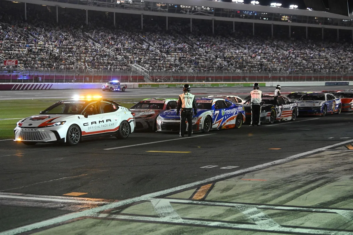 Badai Isaias Ancam Race Weekend NASCAR di Charlotte: Jadwal Kualifikasi dan Balapan Terancam