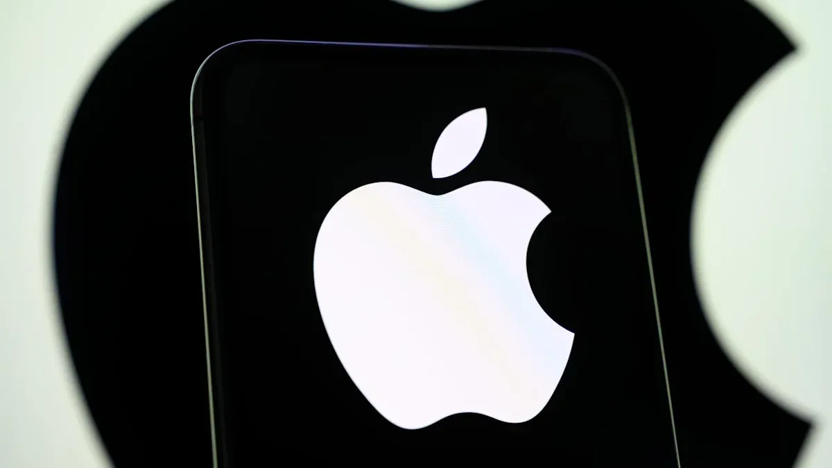 Apple Siapkan MacBook Layar Sentuh Perdana, Peluncuran 27 Oktober