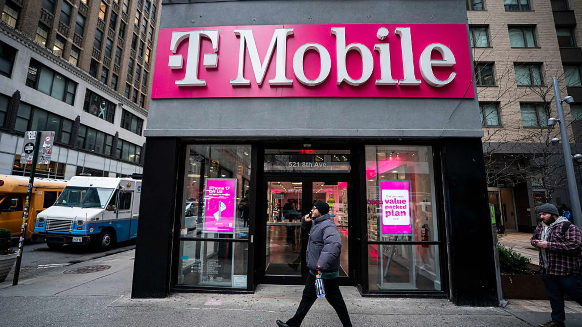Saham Telekomunikasi AS Bergolak: T-Mobile, Verizon, AT&T, Crown Castle, Teva Jadi Sorotan