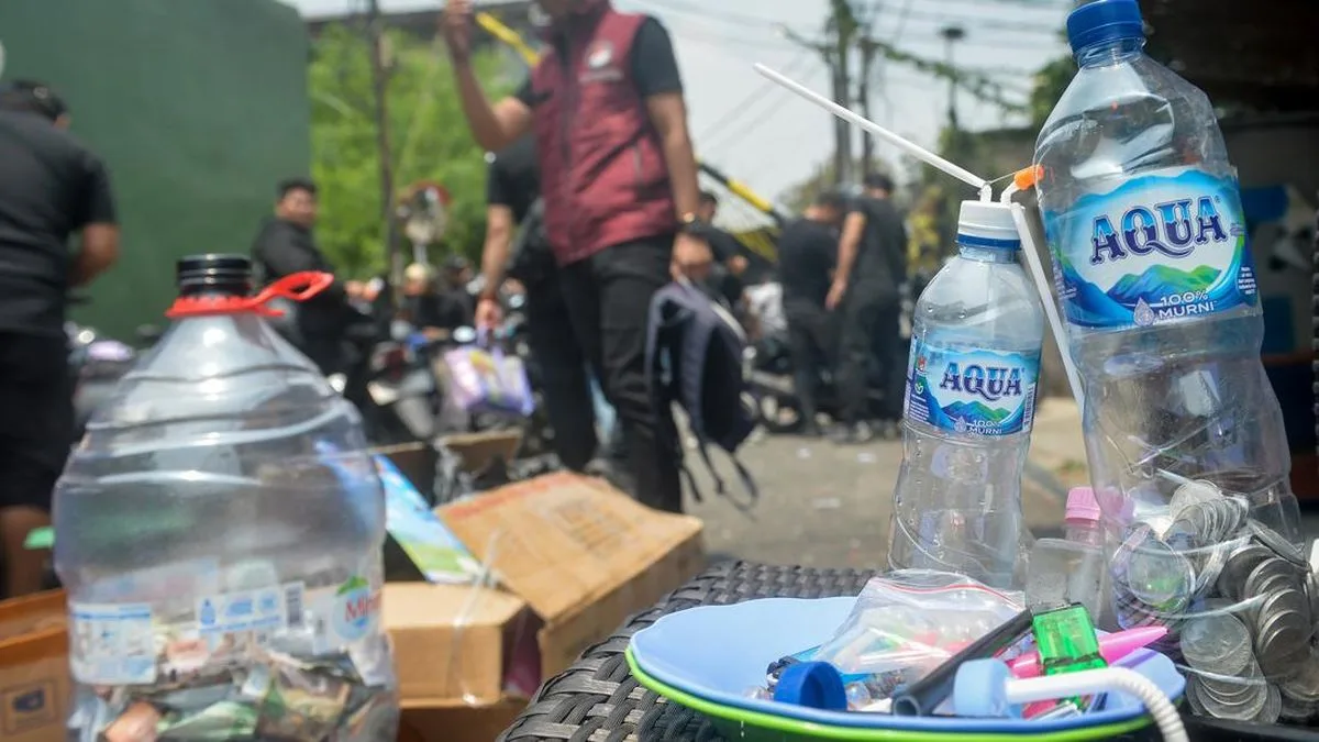 Gerebek Kampung Ambon dan Boncos: Lapak Sewa Bong hingga Senjata Tajam Disita, 24 Orang Diamankan