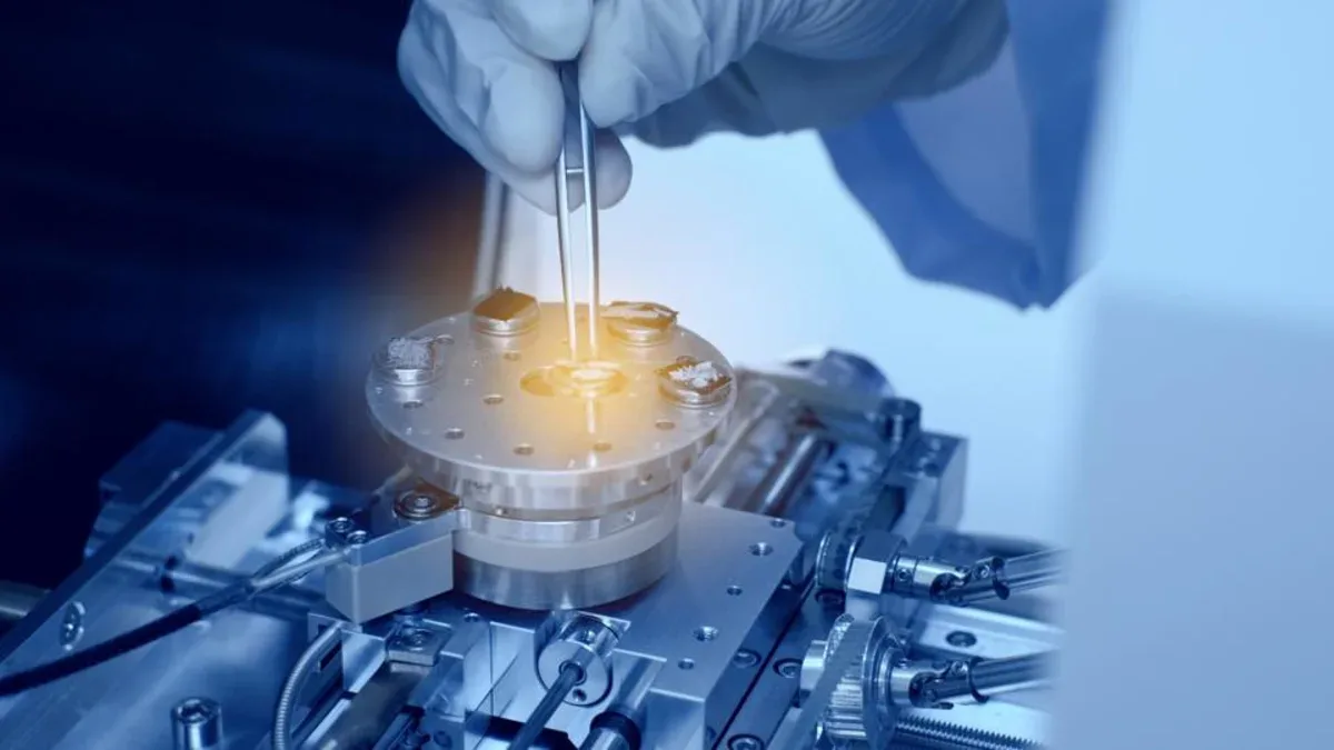 MIT Pamerkan Terobosan Nanoteknologi: Sel Surya Ultra-Tipis hingga Komputasi Kuantum
