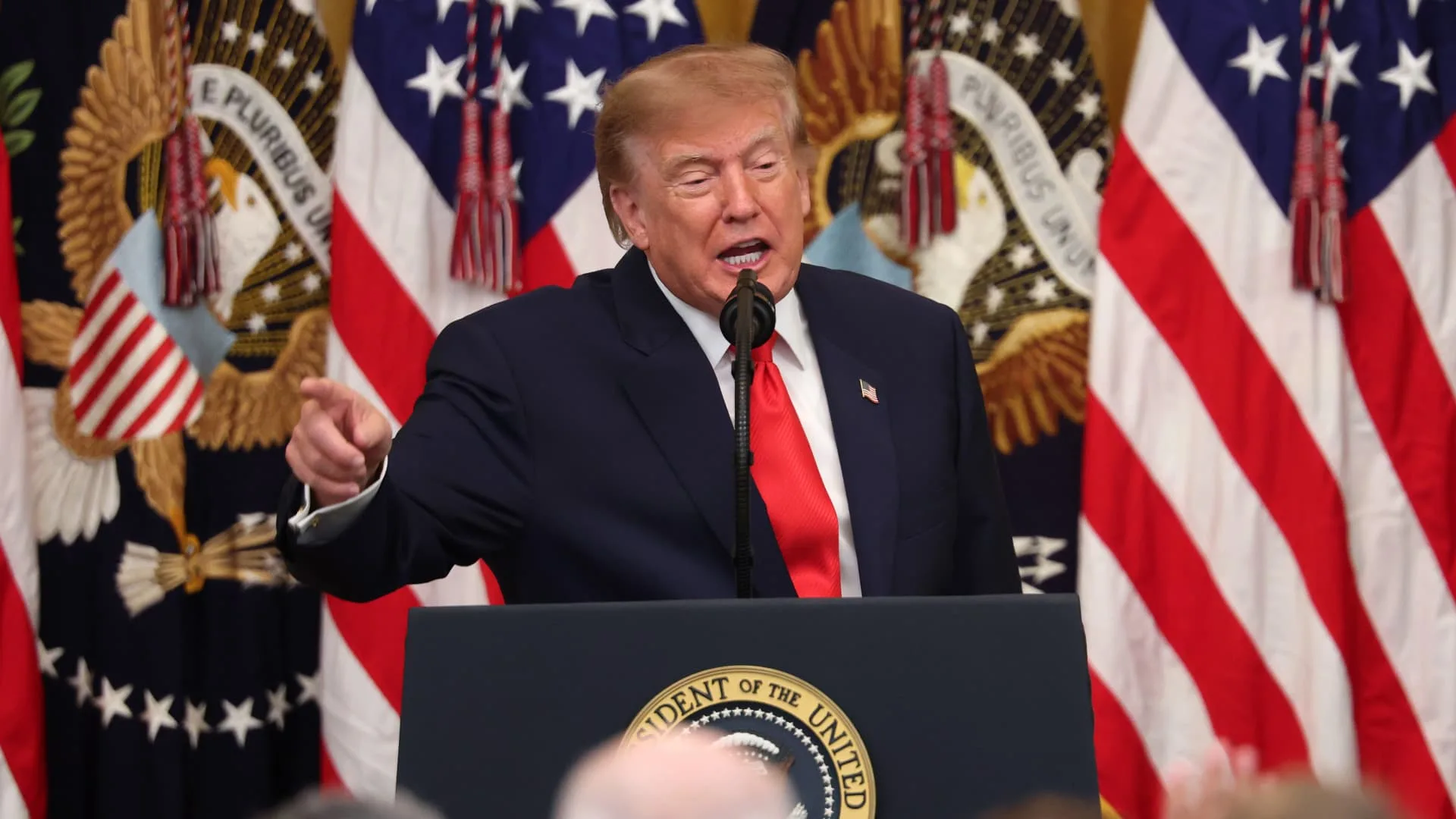 Trump Buka Keran Diesel Rusia, Langgar Sanksi yang Baru Diteken Tiga Pekan Lalu