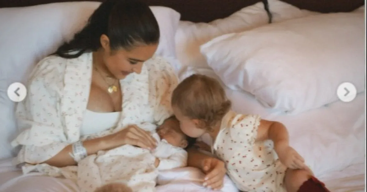 Olivia Culpo Melahirkan Anak Kedua, Bayi Laki-Laki Bernama Roman Augustus
