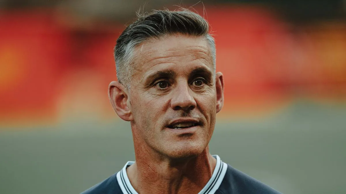 John Herdman Kibarkan Bendera Finis MotoGP Mandalika 2026, Gantikan Agnez Mo