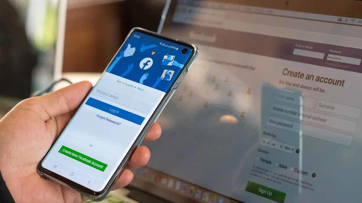 Phishing Media Sosial Curi Data Kartu Kredit Real-Time, Kerugian Capai Rp6,4 Triliun