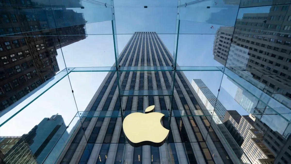 Apple Prepares Two Back-to-Back Launches: OLED Touchscreen MacBook Pro to New iPad Mini