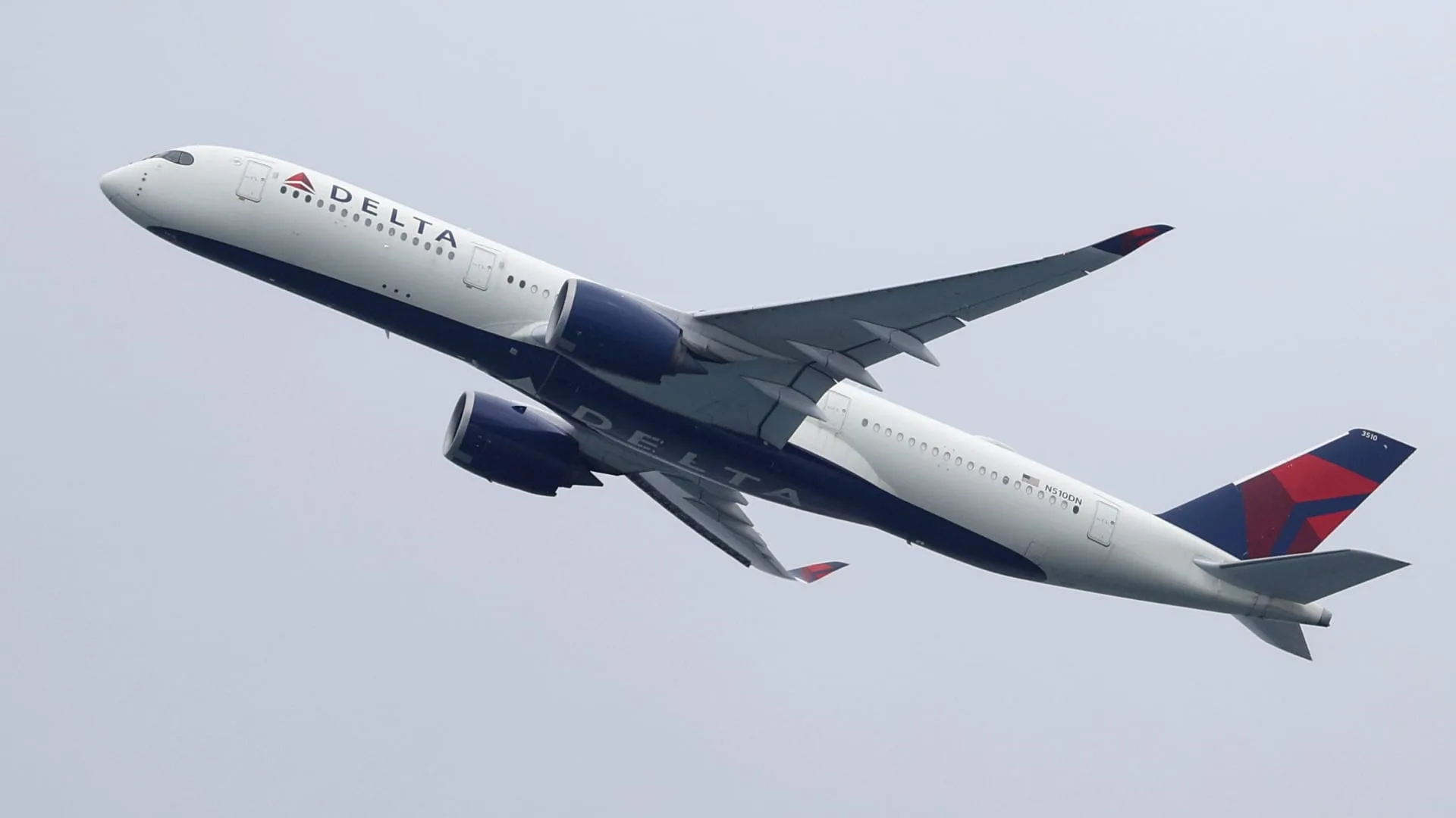 Delta Tunda Penerbangan Perdana ke Riyadh Imbas Serangan Bandara, Sinyal Risiko Geopolitik di Rute AS–Timur Tengah