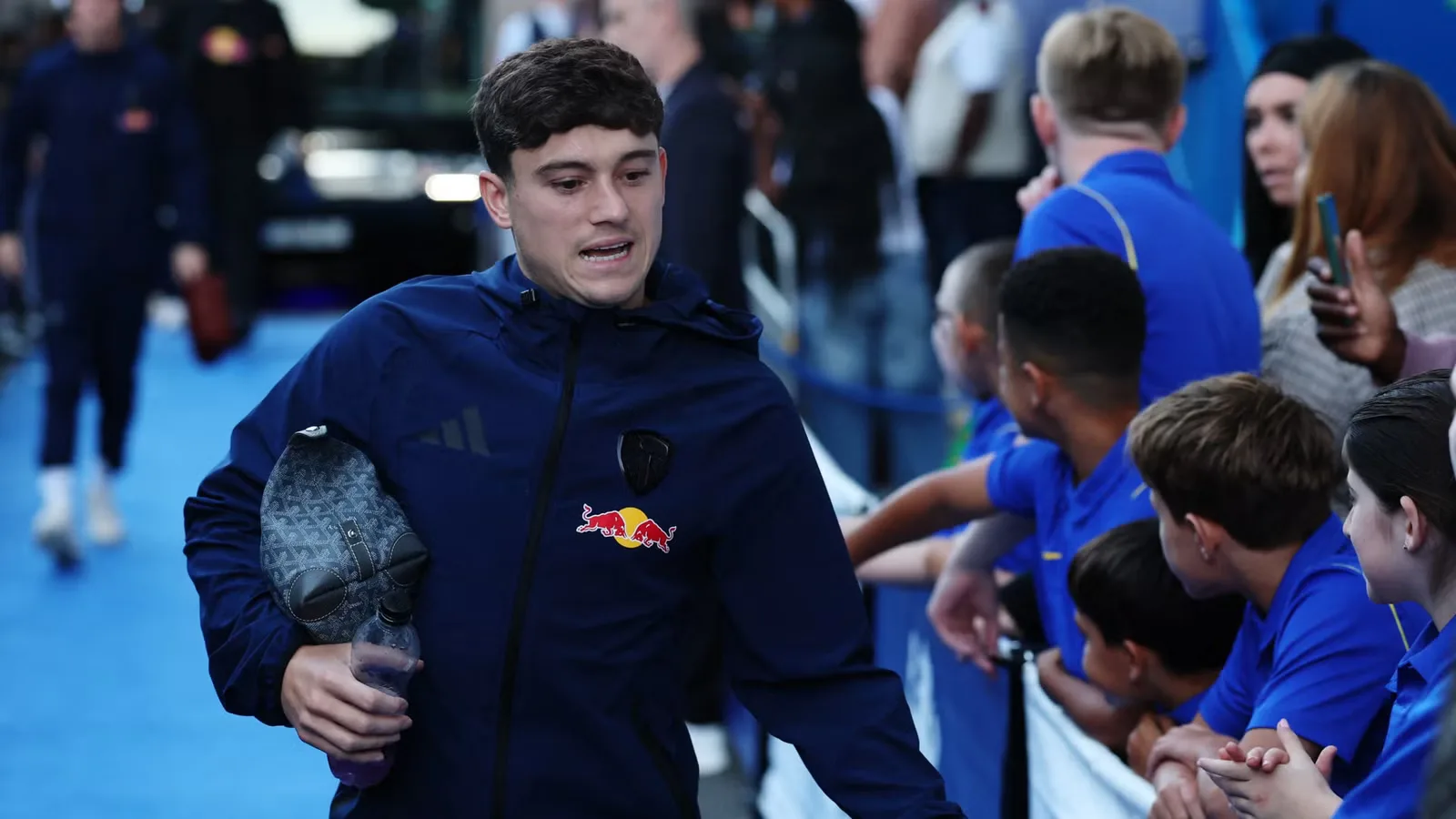 Leeds United: Sean Longstaff on the Brink of Exit, Six Months Without a Goal