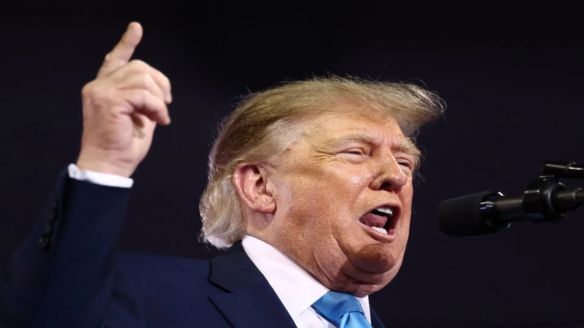 Trump Flaunts Power in Kentucky, Promises $5,000 per US Citizen and Drug Investment