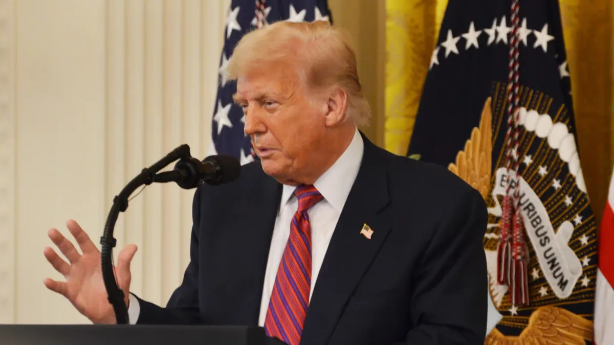 Trump Soroti Kejahatan Kripto Lintas Negara di Gedung Putih, Klaim $833 Juta Disita