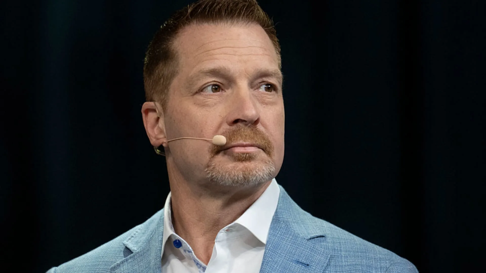 Peringatan CEO CrowdStrike dan Gelombang Jual di Luar Sektor Teknologi: Sinyal Baru bagi Pasar Global
