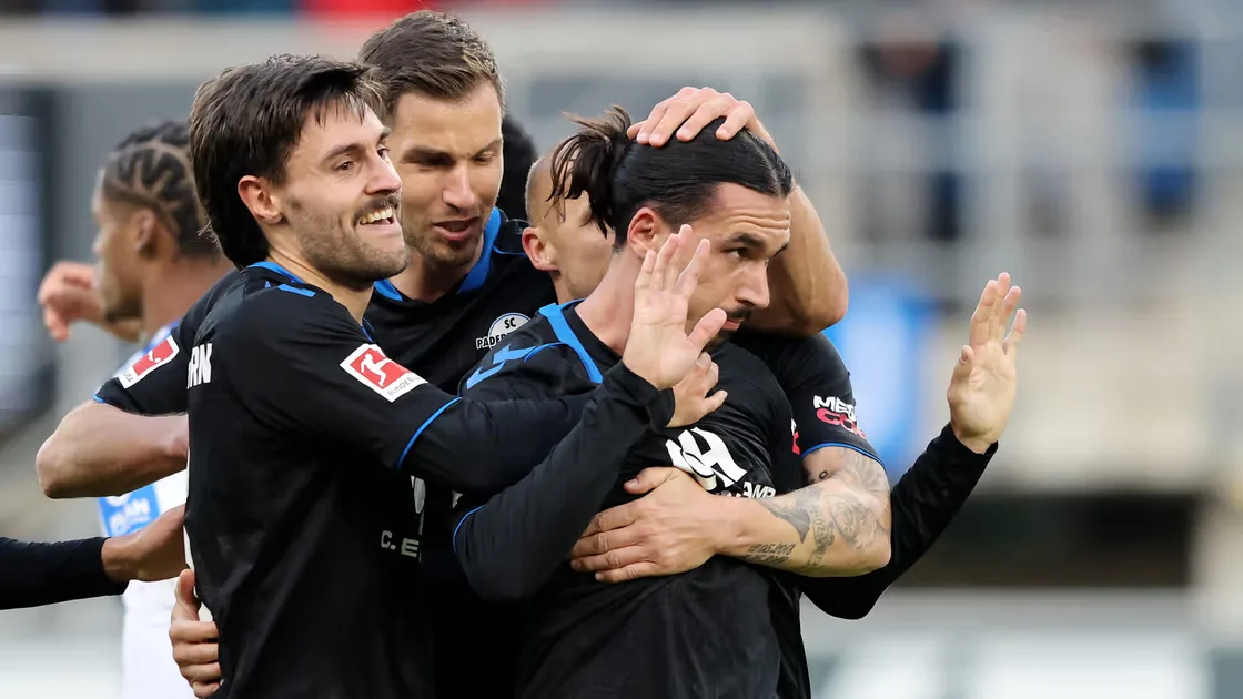 Gol Menit 88 Philippe Bawa Paderborn Tundukkan Hamburg, Selisih Satu Poin di Klasemen