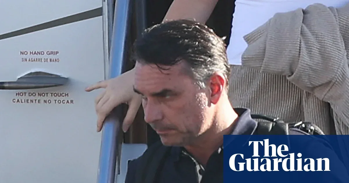 Flávio Bolsonaro Kabur ke Miami, Klaim Diri 'Pemimpin Brasil' Usai Kalah Pilpres