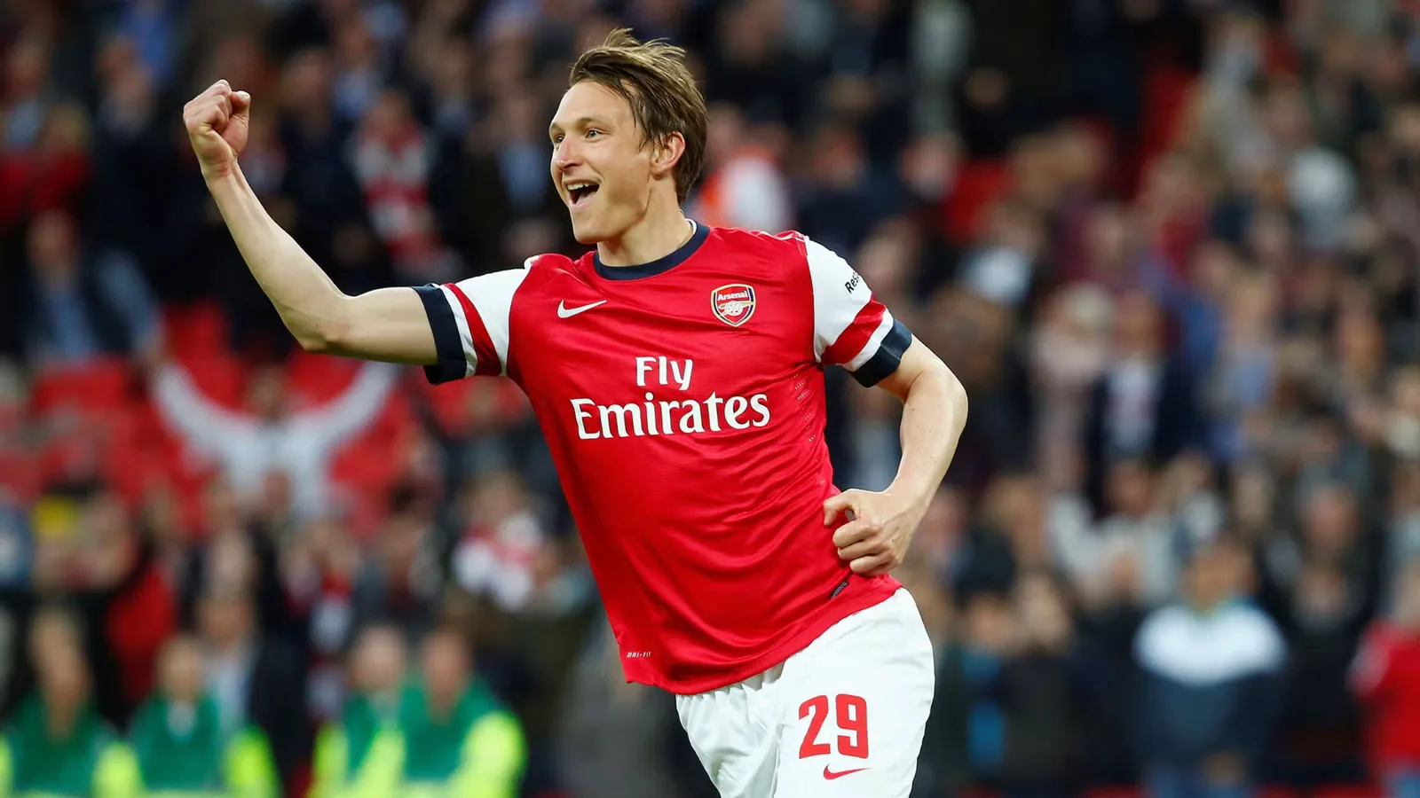 Third-Choice Goalkeeper Crisis: Meslier Seen as a Burden, Arsenal Told to Get Their House in Order