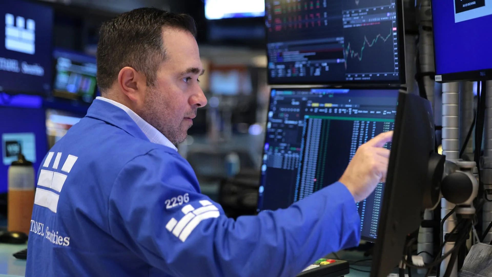 Amazon and Intel Stumble, Nasdaq-100 Futures Plunge 1.7% at October Close