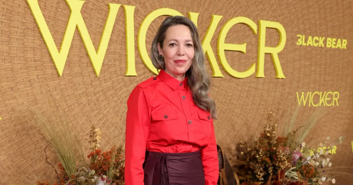 Olivia Colman 'Changed Color' Reading the Wicker Script: A Wild Transformation Behind the Rattan Mask