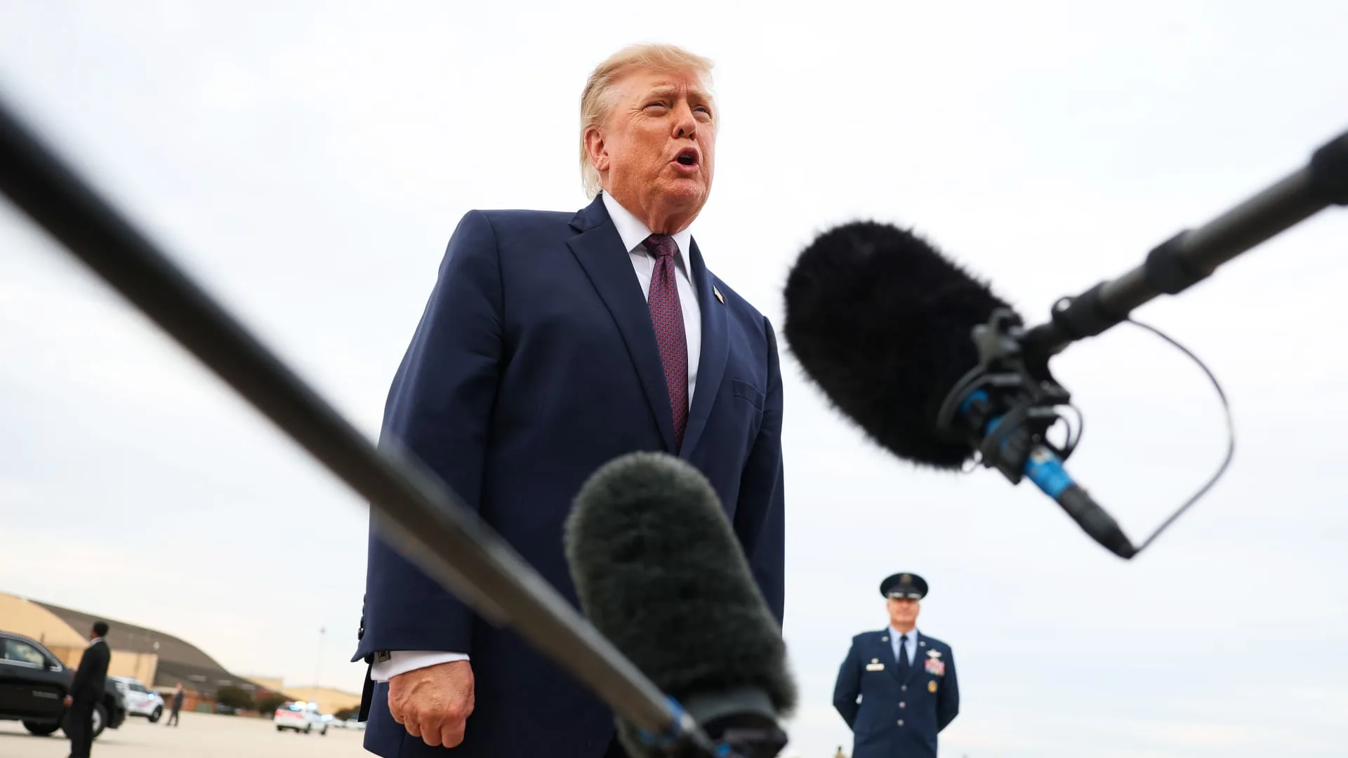Janji Trump Pangkas Harga BBM Berakhir di Pompa: Gasoline dan Diesel Cetak Rekor Jelang Pemilu